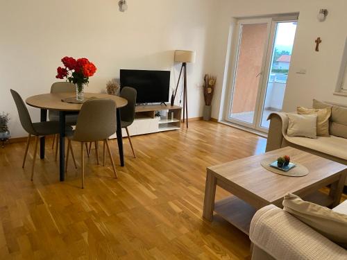 Apartment Boky