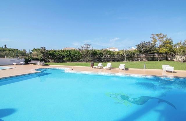 Apartment "Bosque São José AF" with Pool, Wi-Fi, A/C, Balcony & Garden