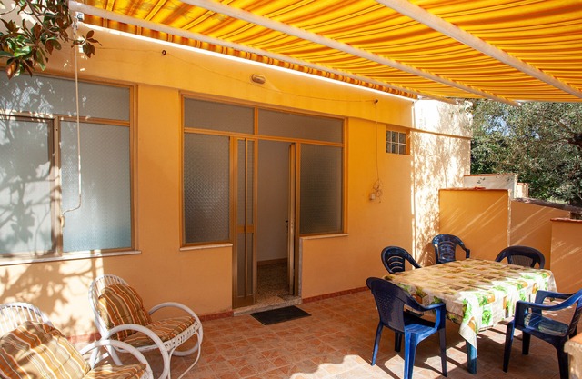 Apartment Casa Azzurra with terrace & A/C