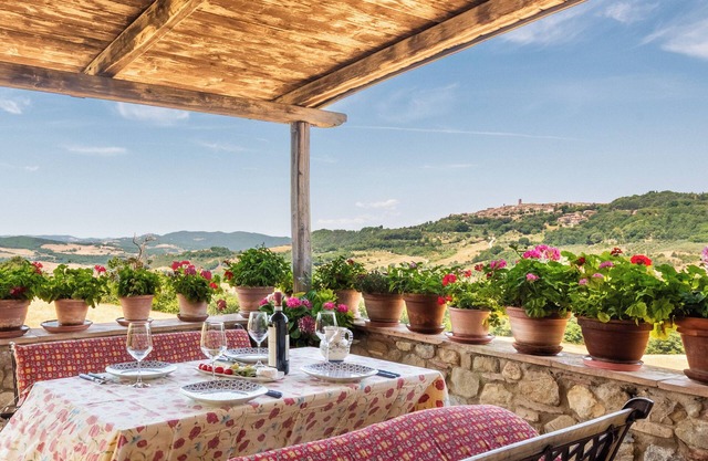 Apartment 'Casa Rurale Panoramica' with Mountain View, Shared Pool and Wi-Fi