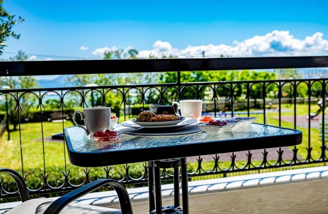 Apartment 'Cinderella's Nest' with Sea View, Wi-Fi and Air Conditioning