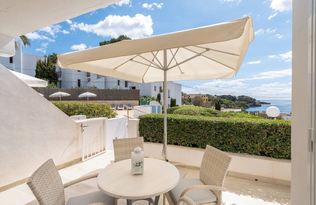 Apartment 'Coral' with Sea View, Wi-Fi and Air Conditioning