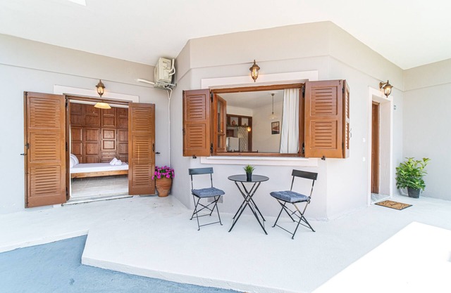 Apartment 'Corfu' with Shared Garden, Wi-Fi and Air Conditioning