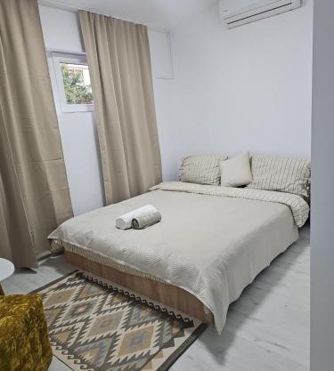 Apartment cu bun gust, parcare publica fără plata, Self Non Stop check in, zona linistita