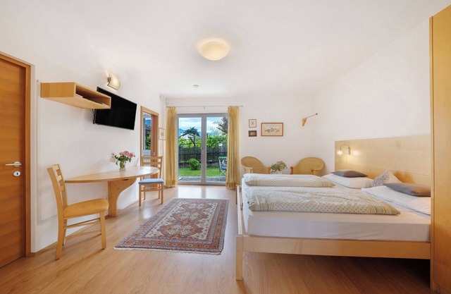 Apartment 'Das Landhaus Apt Pink Lady' with Mountain View, Private Terrace and Wi-Fi