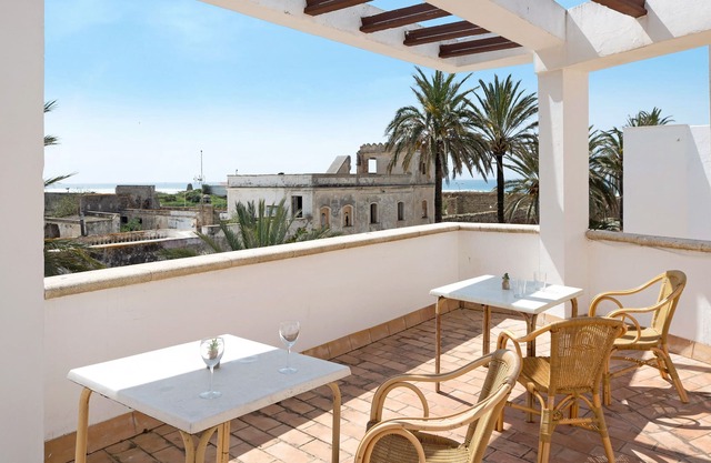 Apartment 'Estudio La Atarraya 1' with Shared Terrace, Wi-Fi and Air Conditioning