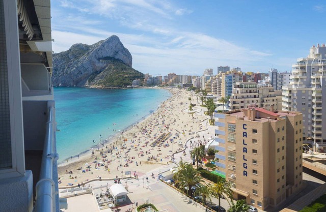 Apartment Esmeralda 311A with Sea View, Pool & Wi-Fi