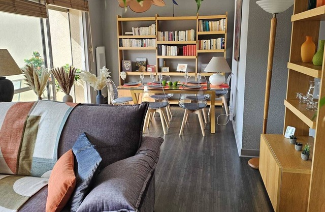 Apartment F3 Hyper-Centre, Quiet, Bright, Riverfront, Recently Refurbished.