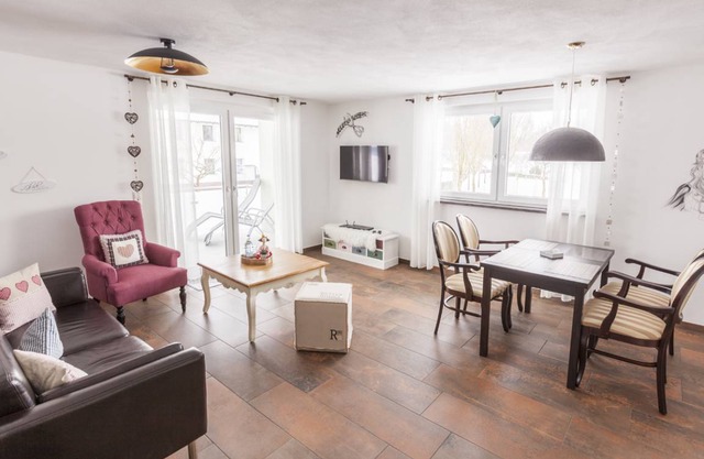 Apartment ∙ Ferienwohnung Villa Waldmärchen, 75qm, 2 Schlafzimmer, max. 2 Erwachsene und 4 Kinder