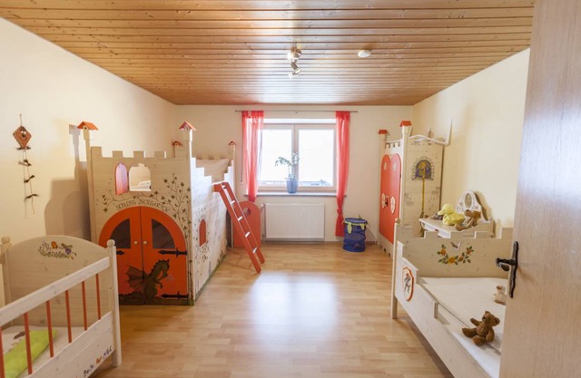 Apartment ∙ Ferienwohnung Linde, 80qm, 1 Schlafzimmer, 1 Kinderschlafzimmer, max. 2 Erwachsene und