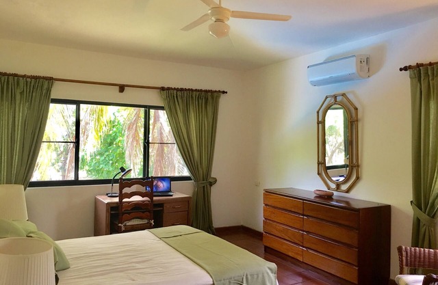 Apartment for 4 people in front of the sea