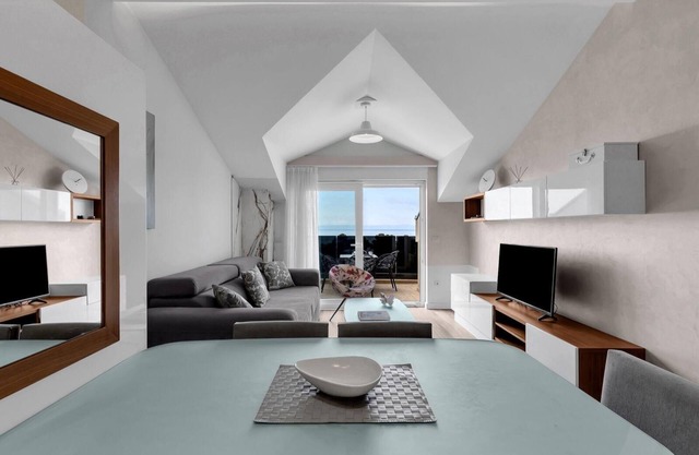 Apartment for 4 persons approx. 50 qm in Promajna, Dalmatia (Central Dalmatia)