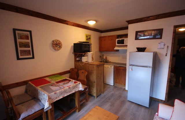 Apartment for 4 to 5 with swimming pool, sauna and steam room