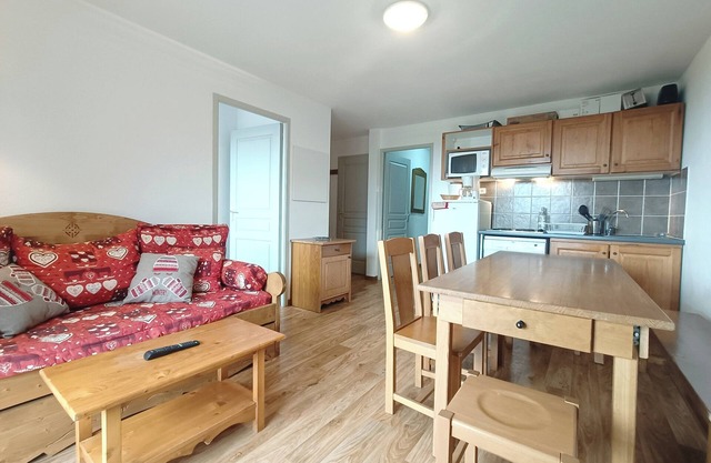 Apartment for 6 to 8 People in Albiez-Montrond