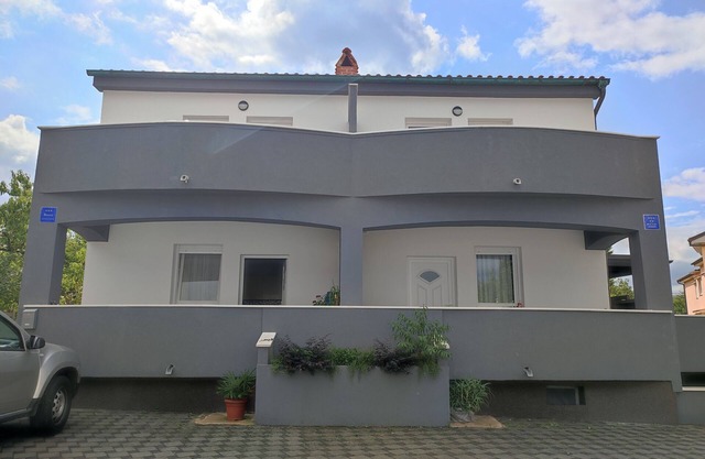 Apartment Horvat - Two Bedroom Apartment with Balcony and Sea View