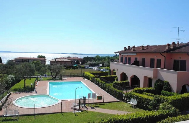 Apartment 'Il Riflesso Sul Lago' with Lake View, Shared Pool and Wi-Fi
