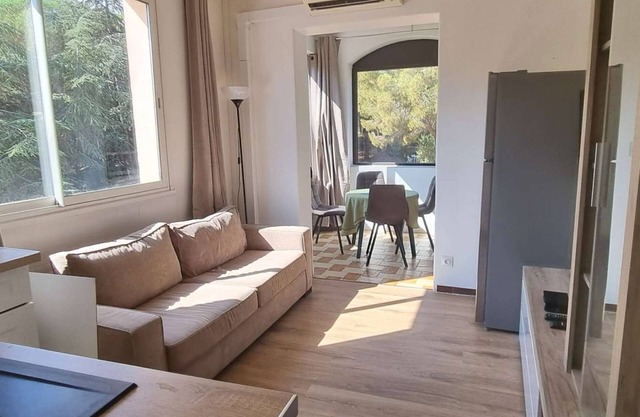 Apartment in a pine park with swimming pool - C3