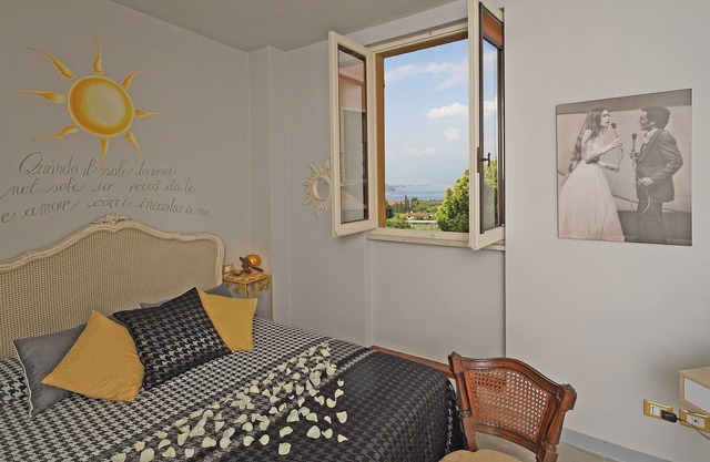 Apartment in an ancient village overlooking the Gulf of Salò BS