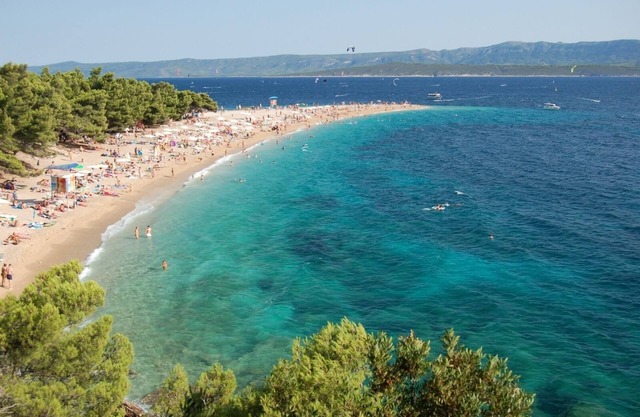 Apartment in Bol with Seaview, Balcony, Air condition, WIFI (3417-5)