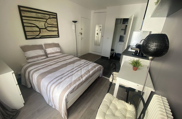 Apartment in Courbevoie