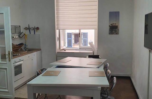 Apartment in downtown Genoa close to all services and transportation stations