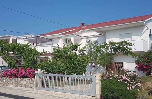 Apartment in Ljubač with Seaview, Balcony, Air condition, WIFI (809-3)