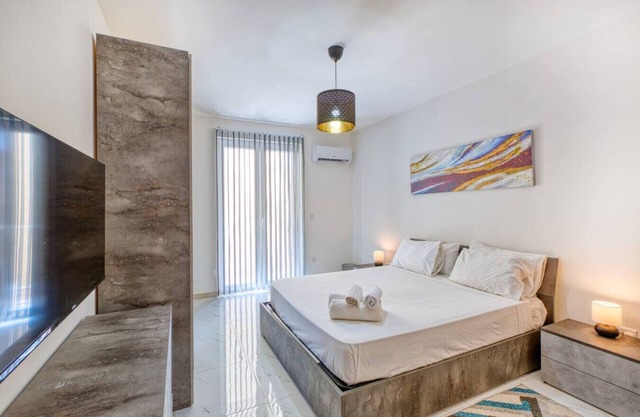 Apartment in Marsalforn – Beaches & Seaside Dining