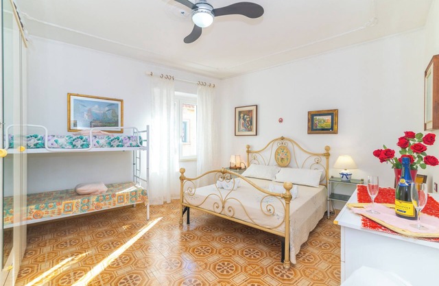 Apartment 'Rena Bianca' with Sea View, Balcony and Wi-Fi