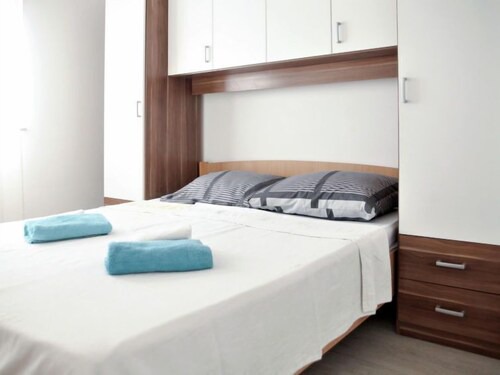 Apartment Ivor in Ugljan/Ugljan - 6 persons, 2 bedrooms