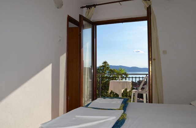 Apartment Jozo - 150 m from pebble beach: A2(2) - Gradac, Riviera Makarska, Croatia