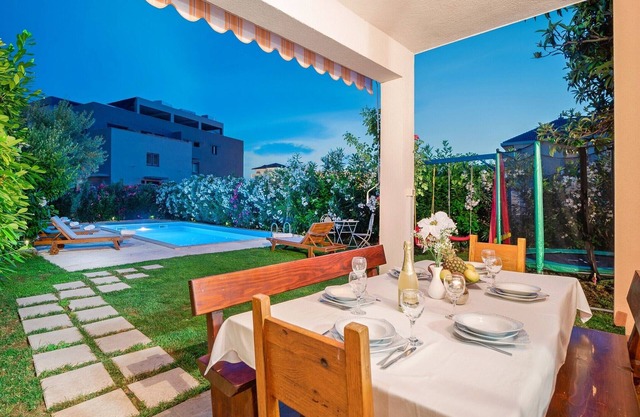 Apartment Jure, (14934), Podstrana, Croatia