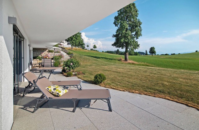 Apartment 'Landschaftstraum Am Bodensee' with Mountain View, Private Terrace and Wi-Fi