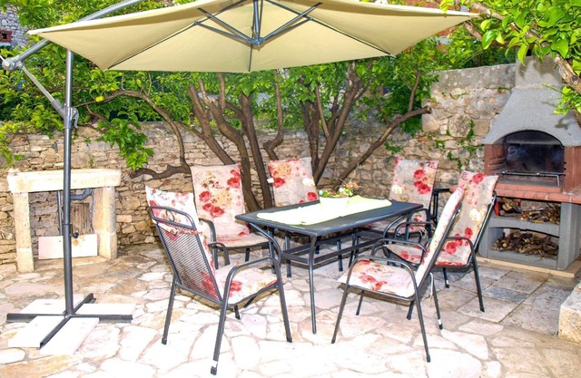 Ferienwohnung Postira Für Personen 