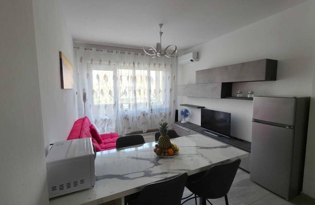 Apartment Lido di Fermo sea view, 50m from the beach, 1st floor elevator