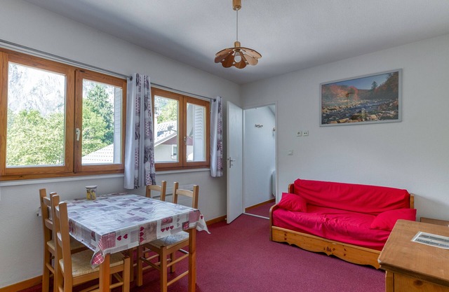 Apartment 'Marmotte' with Mountain View, Shared Garden and Wi-Fi