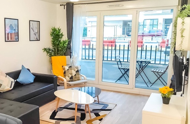 Apartment Near University and Airport Paris-orly by Servallgroup