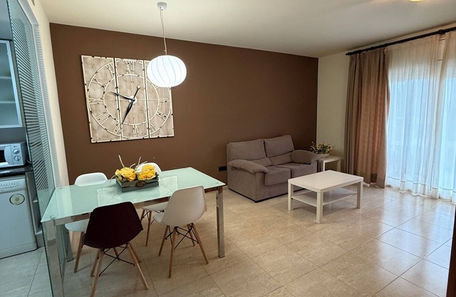 Apartment on the beach, disconnection, relaxation and close to everything (pet friendly).