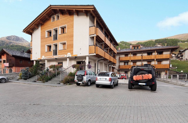 Apartment 'Residence Paradisin' with Mountain View and Wi-Fi