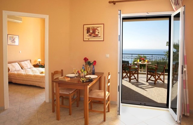 Apartment "Ria 2" with Sea View, Balcony & Wi-Fi