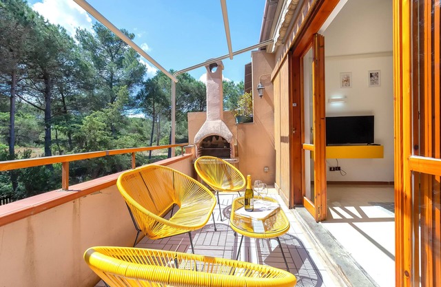 Apartment 'Sea Pine Retreat' with Balcony, Wi-Fi and Air Conditioning