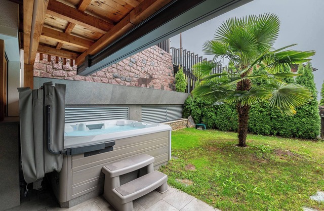 Apartment 'Sirona Lodge' with Private Terrace and Whirlpool