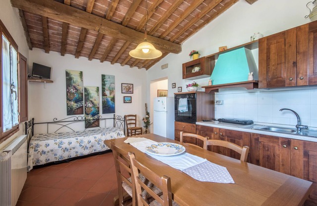 Apartment "Trilocale Etrusco" with Shared Pool, Garden & Wi-Fi
