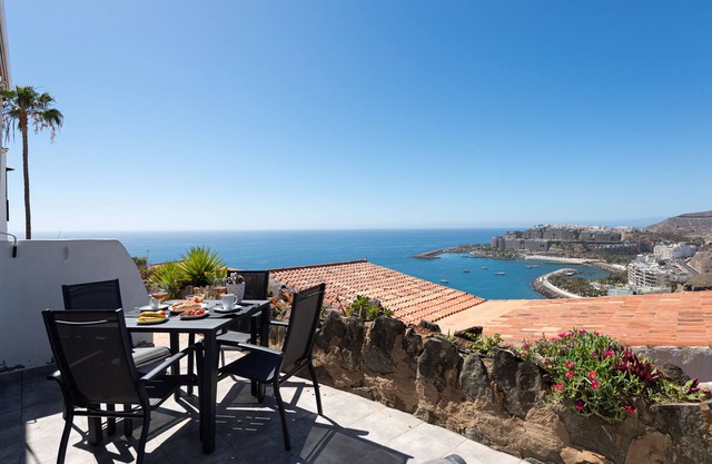 APARTMENT WITH AMAZING VIEWS AT PATALAVACA