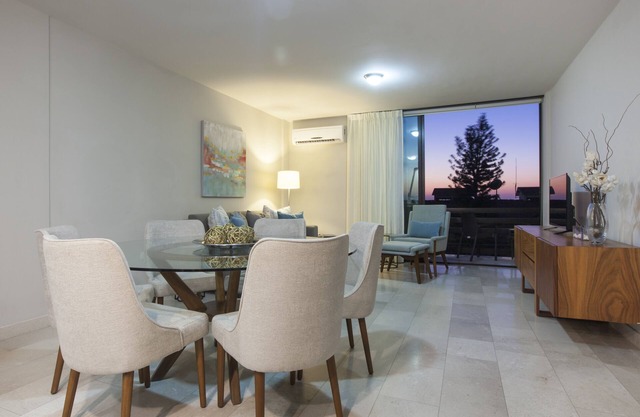 Apartment with GREAT LOCATION, 1 block from the boardwalk