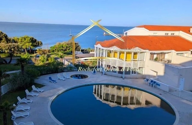 Apartment with sea view and private pool