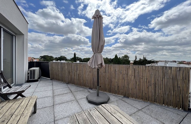 Apartment with terrace in Toulouse