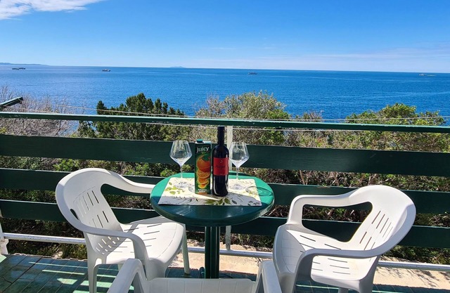 Apartments Ana i Ante Punta (95061-A10) - Milna - island Hvar