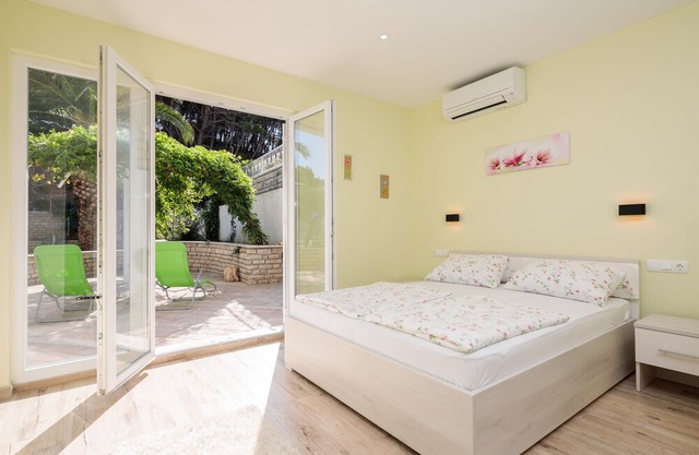 Apartments and Room Alen (39481-A2) - Duce