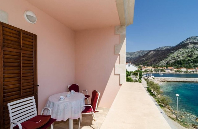 Apartments Bezek - Studio Apartment with Sea View