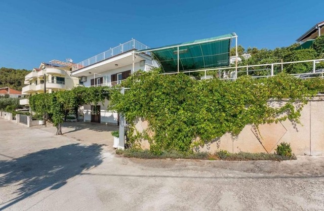 Apartments by the sea Poljica, Trogir - 21041